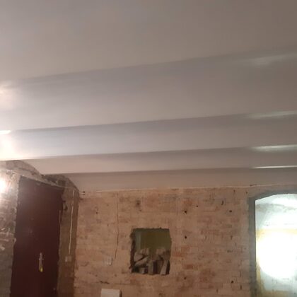 Griesti nošpaktelēti un nokrāsoti