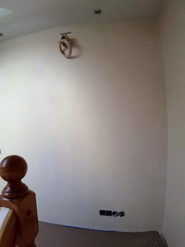Sienas sagatavošana pirms tapešu līmēšanas