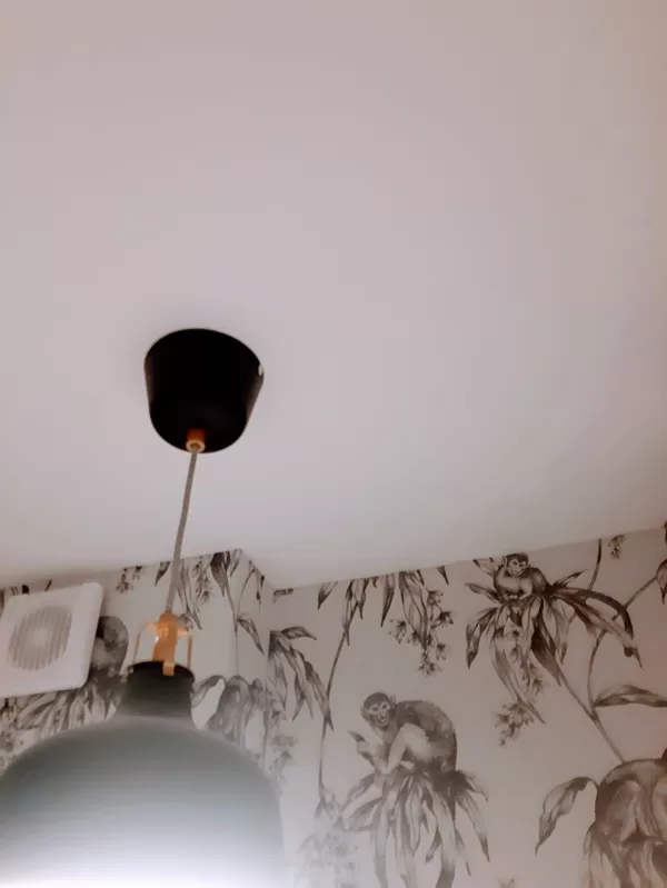 Tualetes griesti pabeigti. Riģipsis, špaktelešana, slīpēšana, gruntēšana, krāsošana
